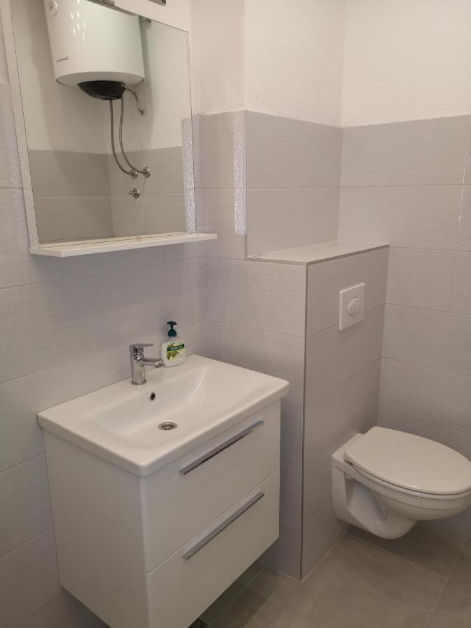 Apartmani Alma Podgora Eksteriør billede