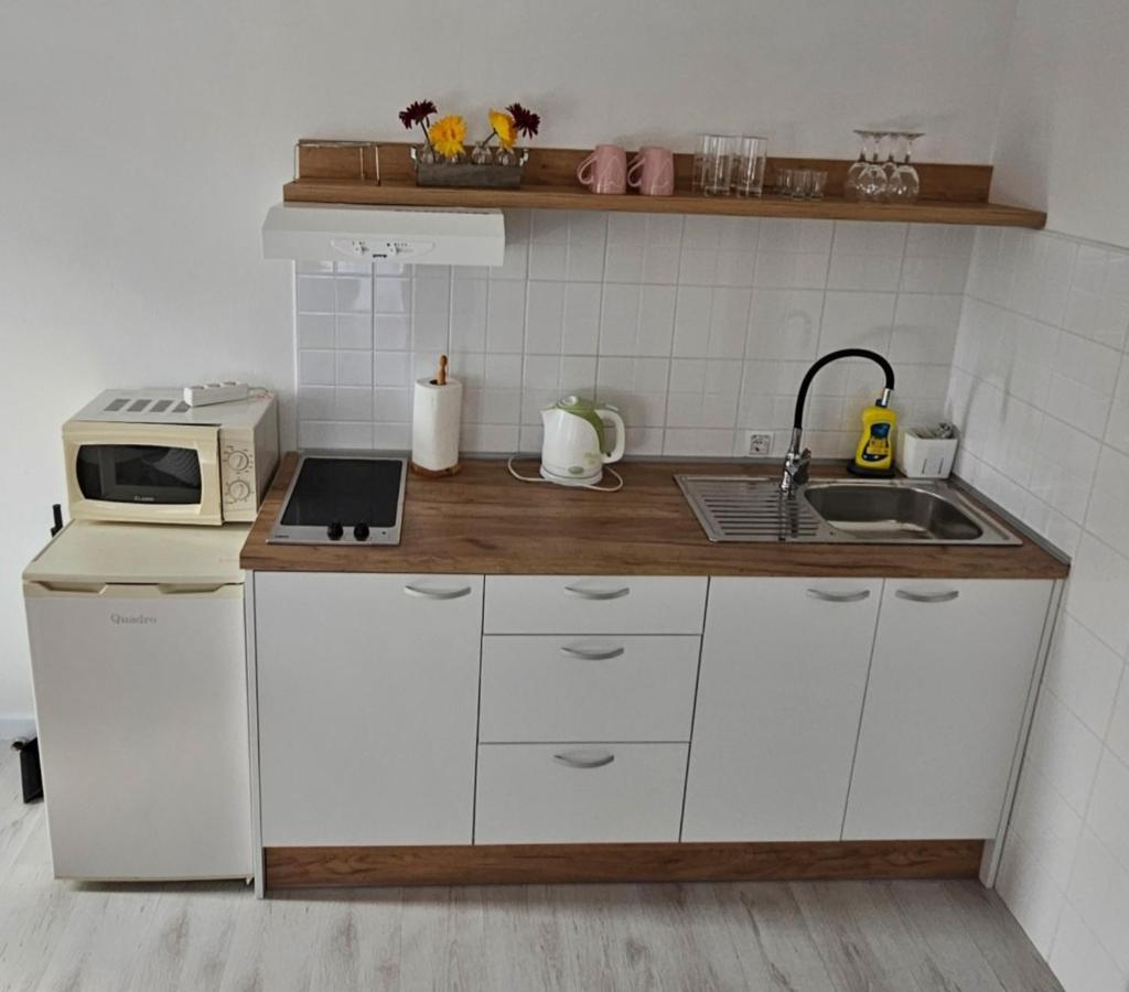 Apartmani Alma Podgora Eksteriør billede